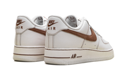 Air Force 1 '07 LV8 "Ivory Saddle Bro" HQ2037 101