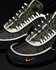 UNDEFEATED X NIKE AIR ZOOM SPIRIDON - CARGOKHAKI/ BLACK