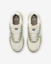 NEW BALANCE 'MADE IN USA' 990 v4 - OLIVE LEAF