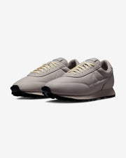 NIKE DAYBREAK SP - ANTHRACITE/ BLACK