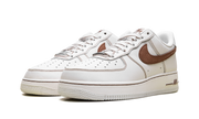 Air Force 1 '07 LV8 "Ivory Saddle Bro" HQ2037 101