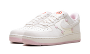 Air Force 1 Low WMNS "Valentine's Day" HV5992 111